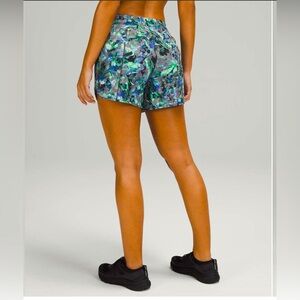 Lululemon‎ Track That Mid-Rise Short 5" Rapid Flourish Multi Plus Size